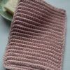 Maniature du gant de toilette au crochet de couleur rose pâle