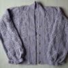 Miniature du gilet carré granny au crochet de couleur mauve